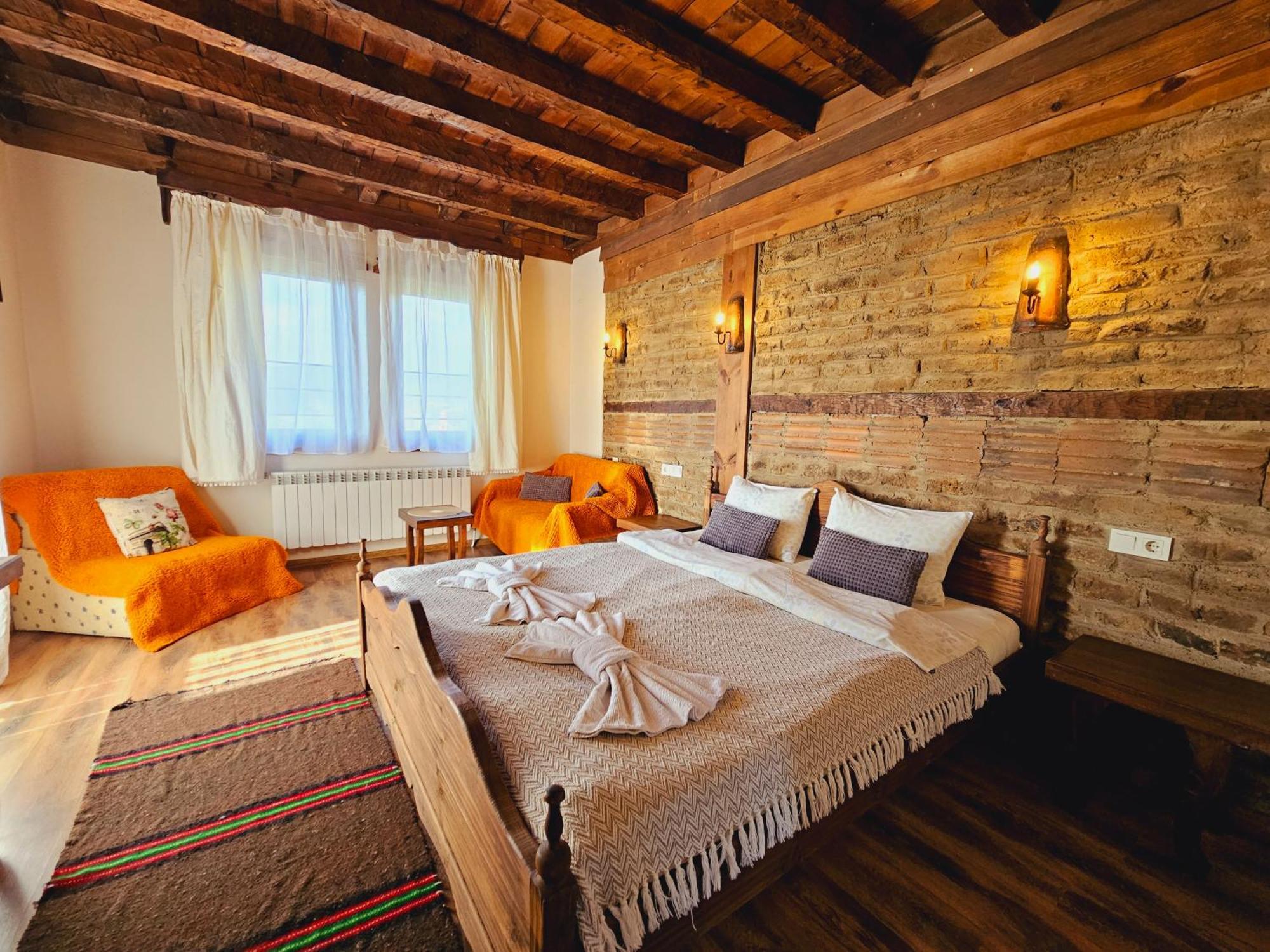 Панорама Хаус Лещен И Еко Къщи Дървена И Землянка Luaran gambar