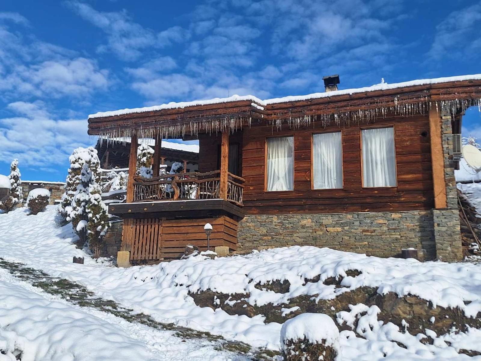 Панорама Хаус Лещен И Еко Къщи Дървена И Землянка Luaran gambar